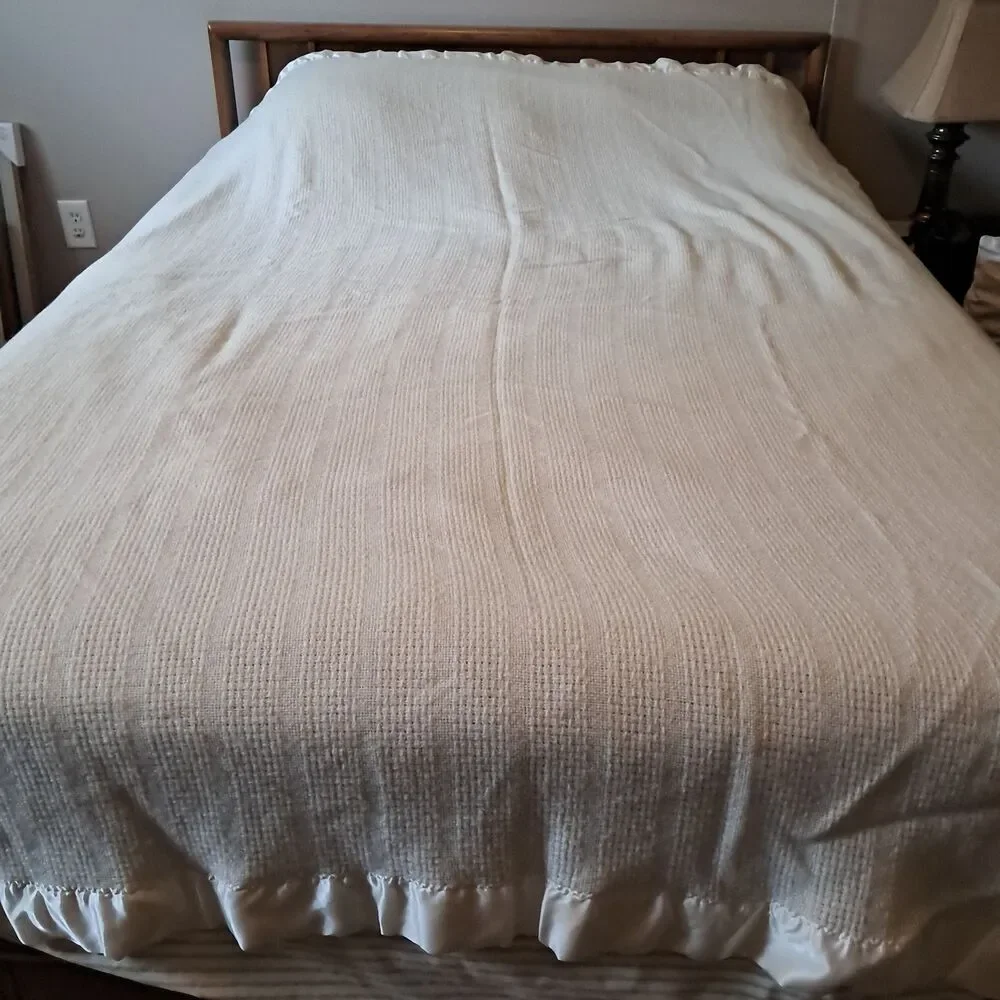 Faribo VTG Wool Blend Waffle Weave Blanket Satin Trim Cream Twin 64x85 Minnesota
